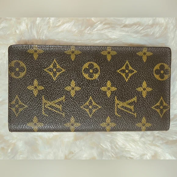 Louis Vuitton Monogrammed Bi-Fold Wallet - Picture 8 of 8